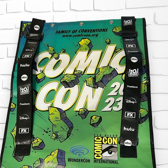 Solar Opposites TV Bag Oversized Backpack San Diego Comic-Con SDCC Collectible - Picture 2 of 10